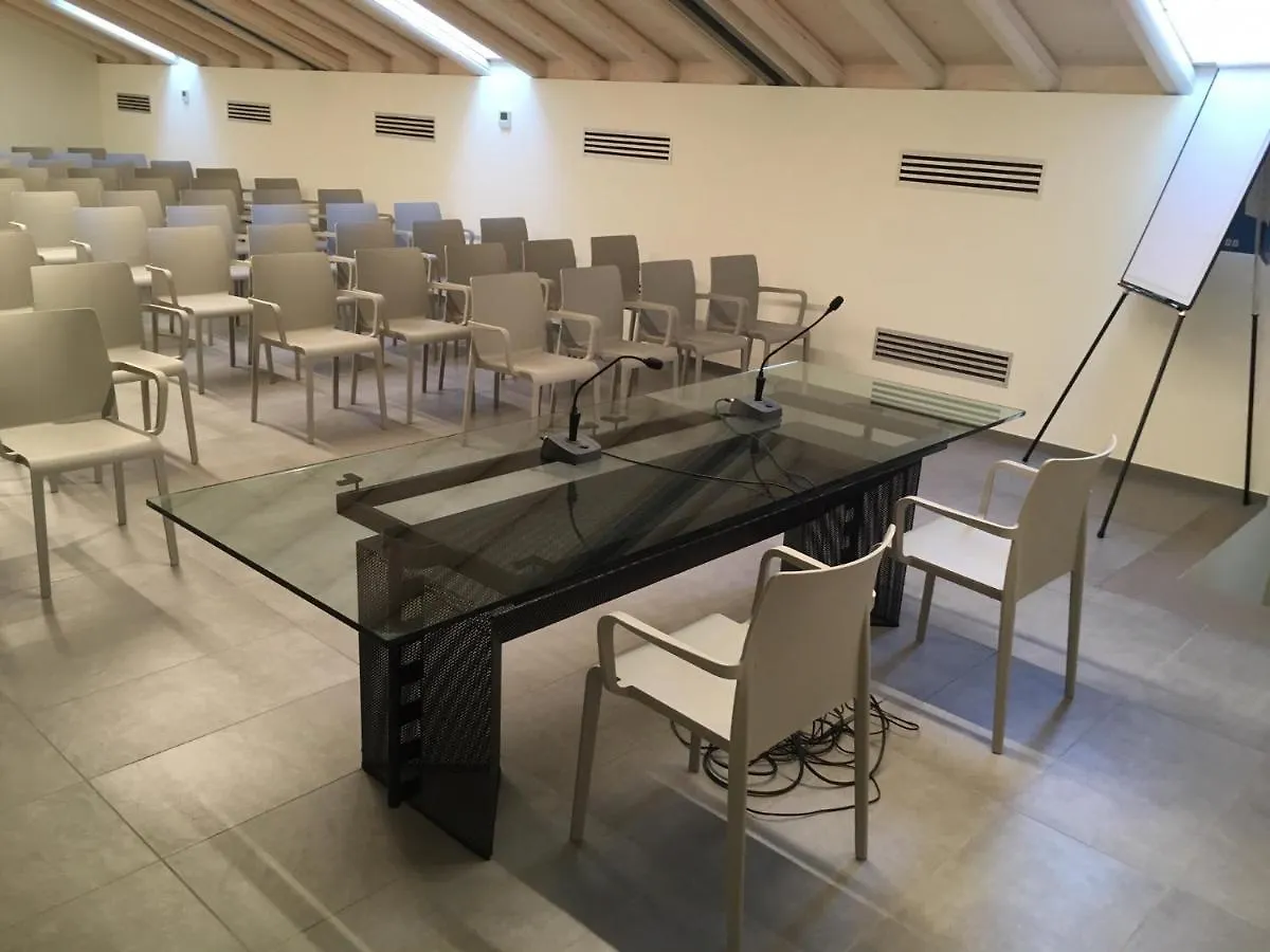 La Ripa Boutique Hotel Albino 3*,  Italy
